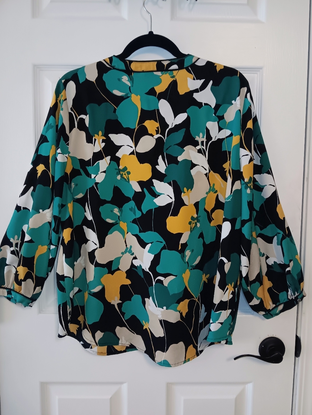 Calvin Klein Floral V-Neck Button Front 3/4 Sleeve Blouse - Picture 5 of 8